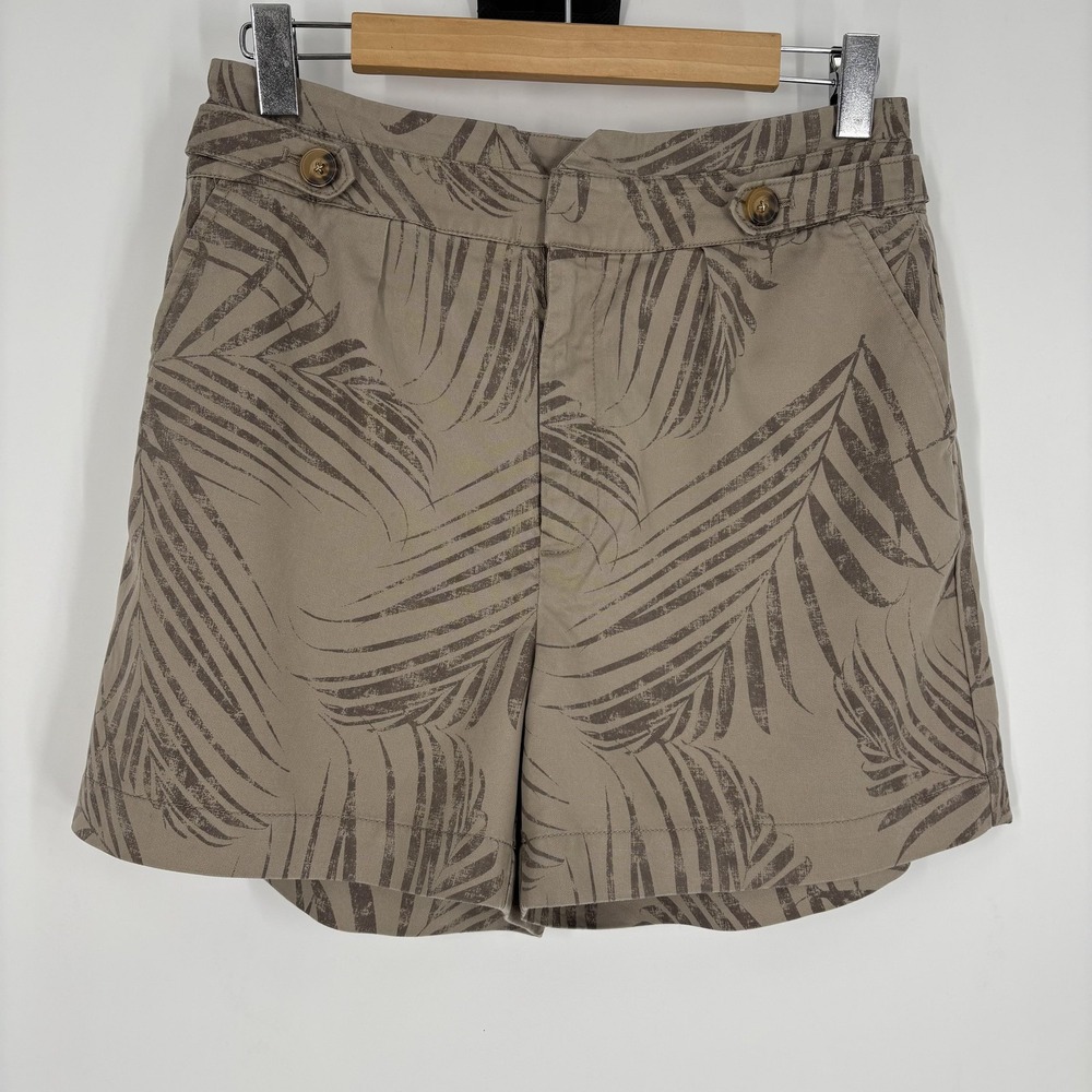 White House Black Market Shorts Womens 8 Beige Palm Print Chino Casual Pockets